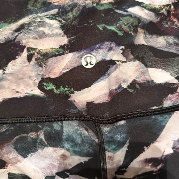 Lululemon tights - Picture 3 of 4